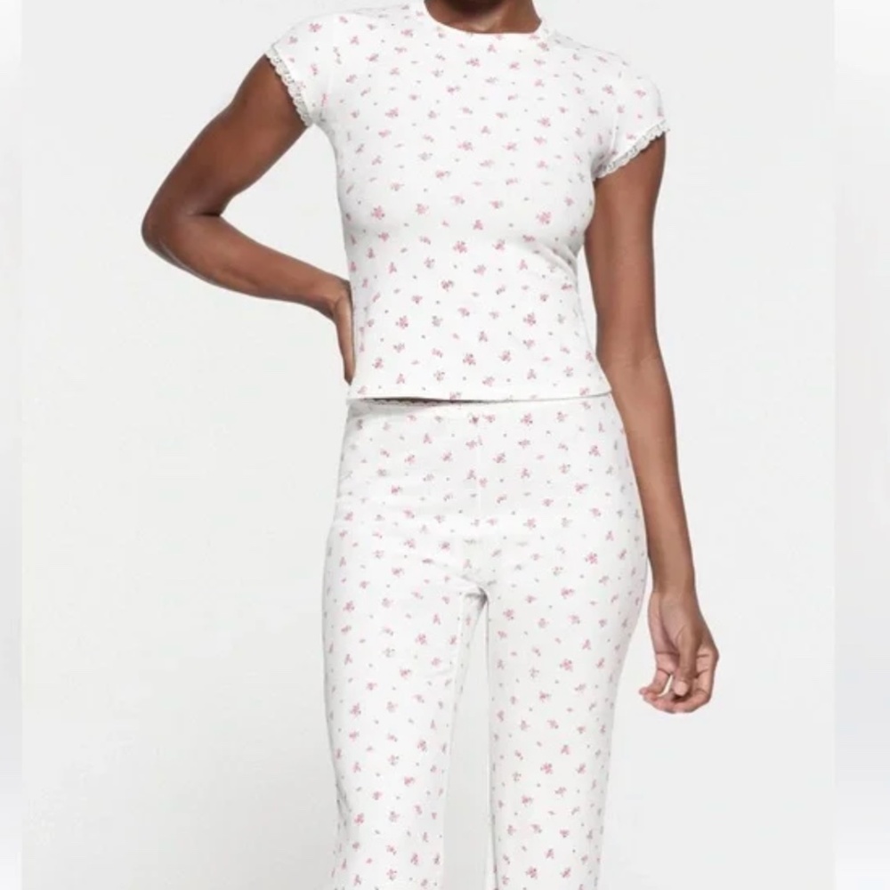 SKIMS  orchid rose soft lounge lace pants - size medium tall